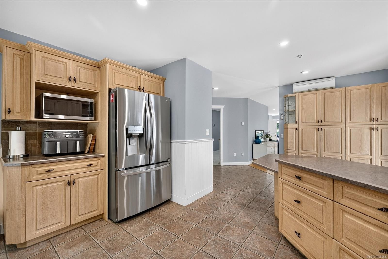 16 Edwards Estates Rd, View Royal, BC