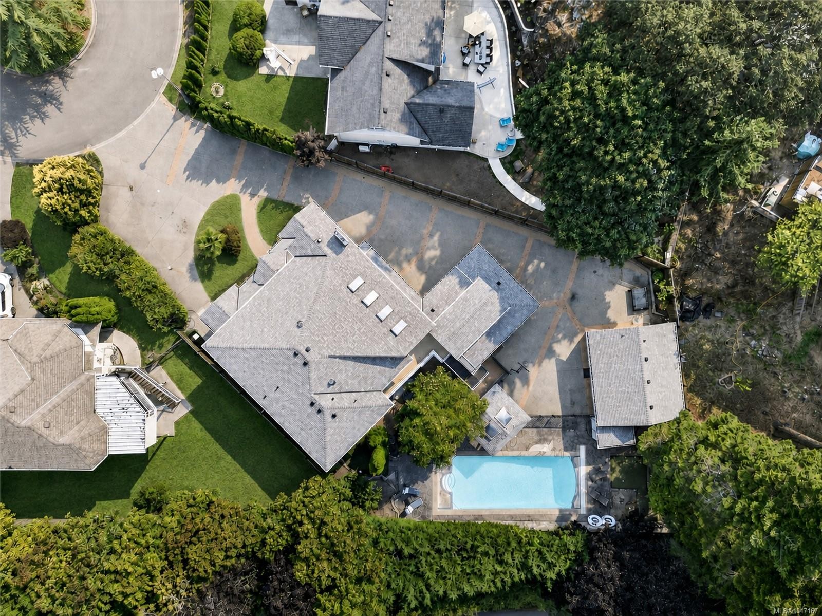 16 Edwards Estates Rd, View Royal, BC
