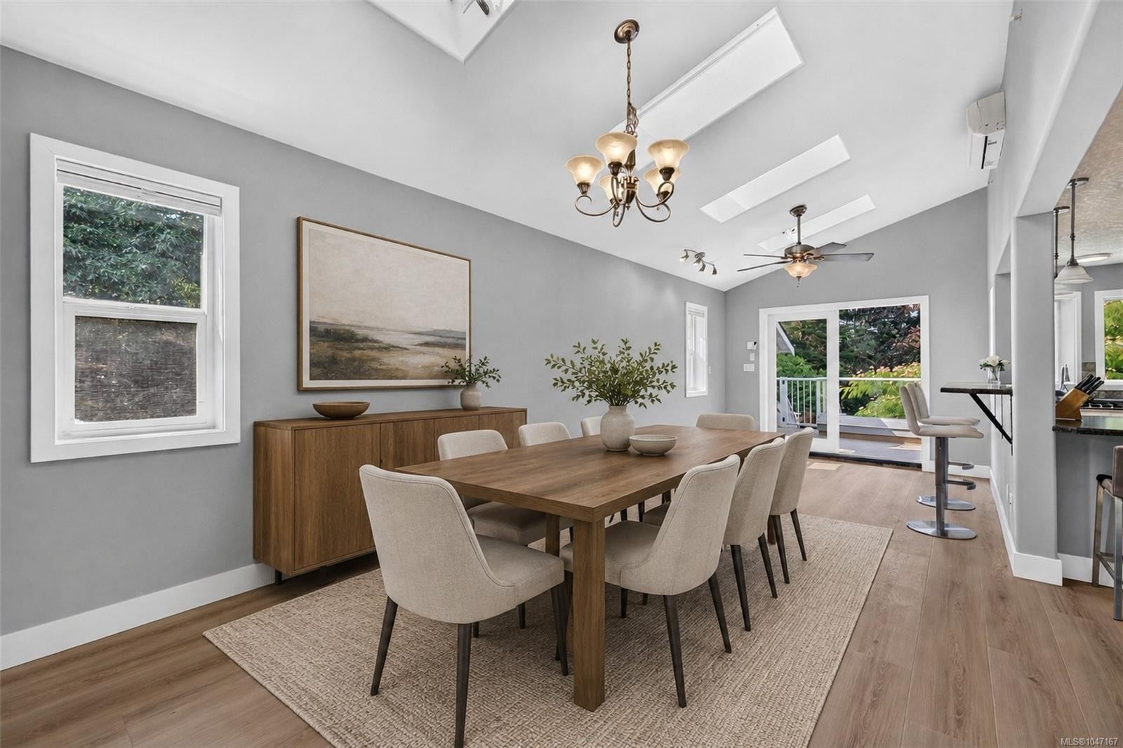 16 Edwards Estates Rd, View Royal, BC