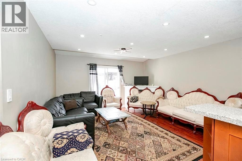 107 Glencliffe Court, Kitchener, ON