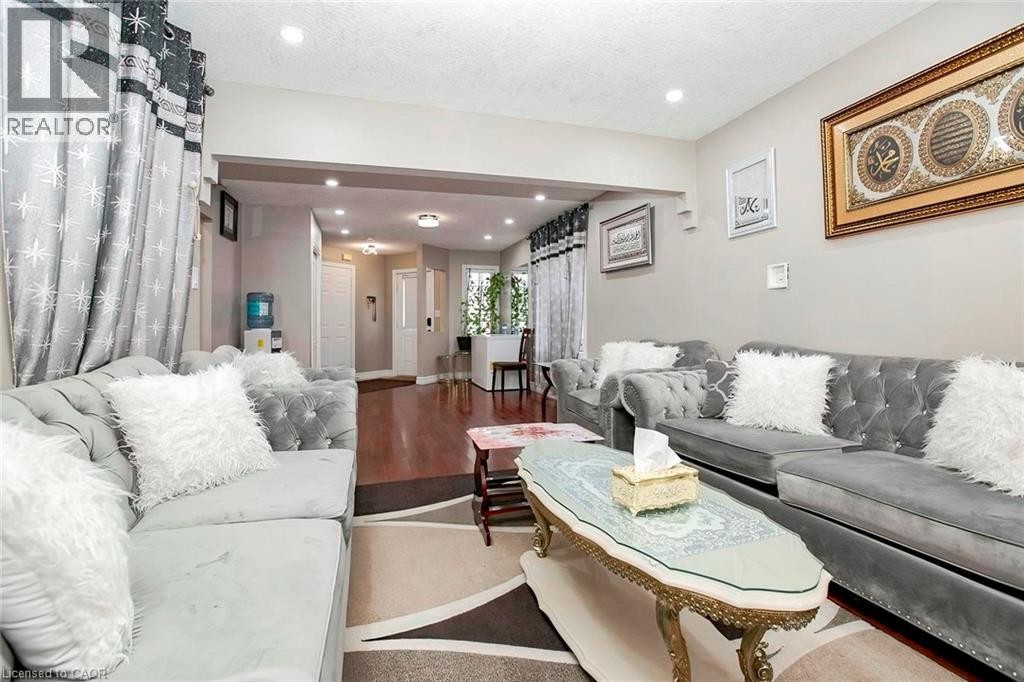 107 Glencliffe Court, Kitchener, ON