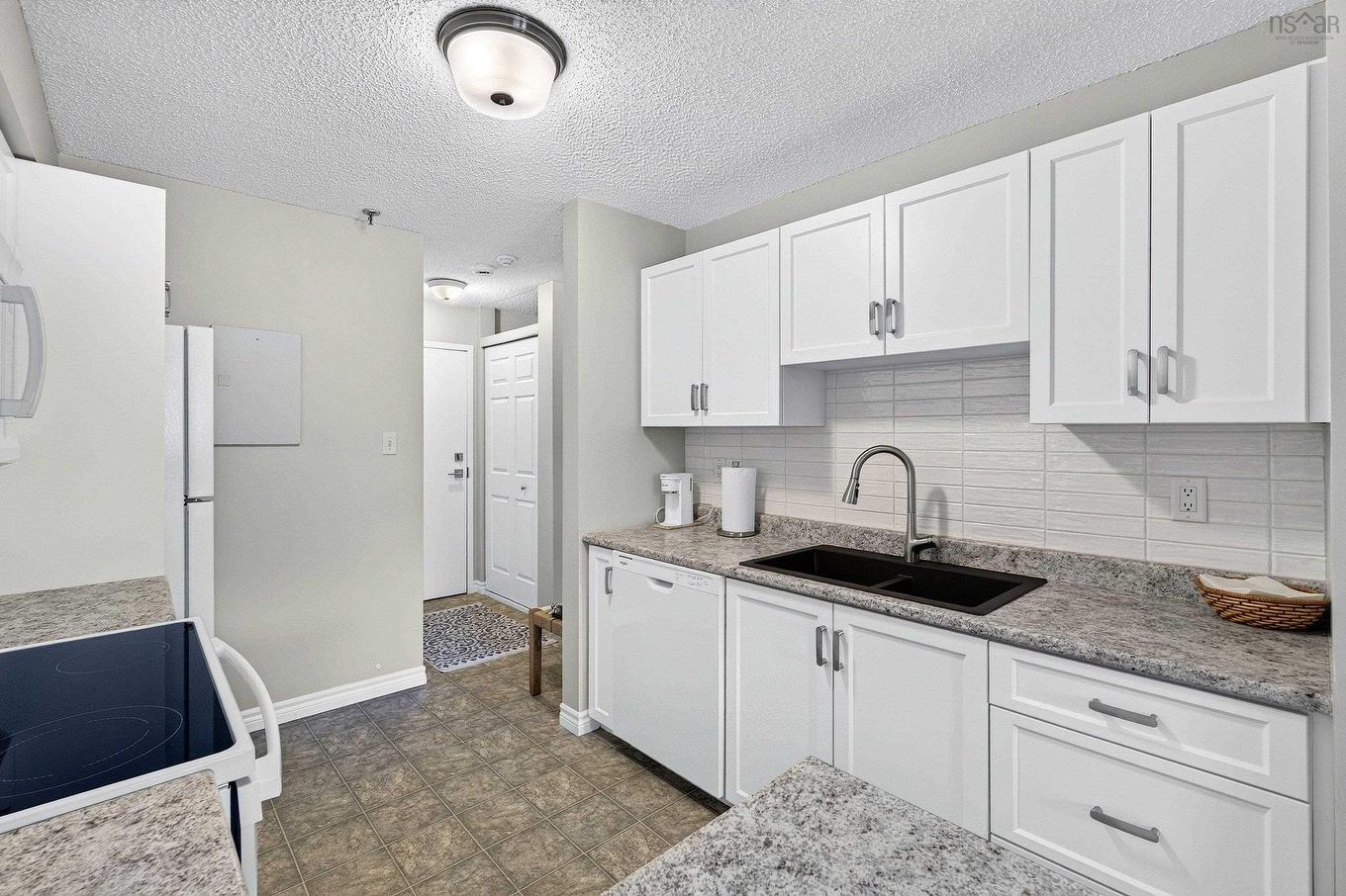 211 15 Knightsridge Drive, Halifax, NS