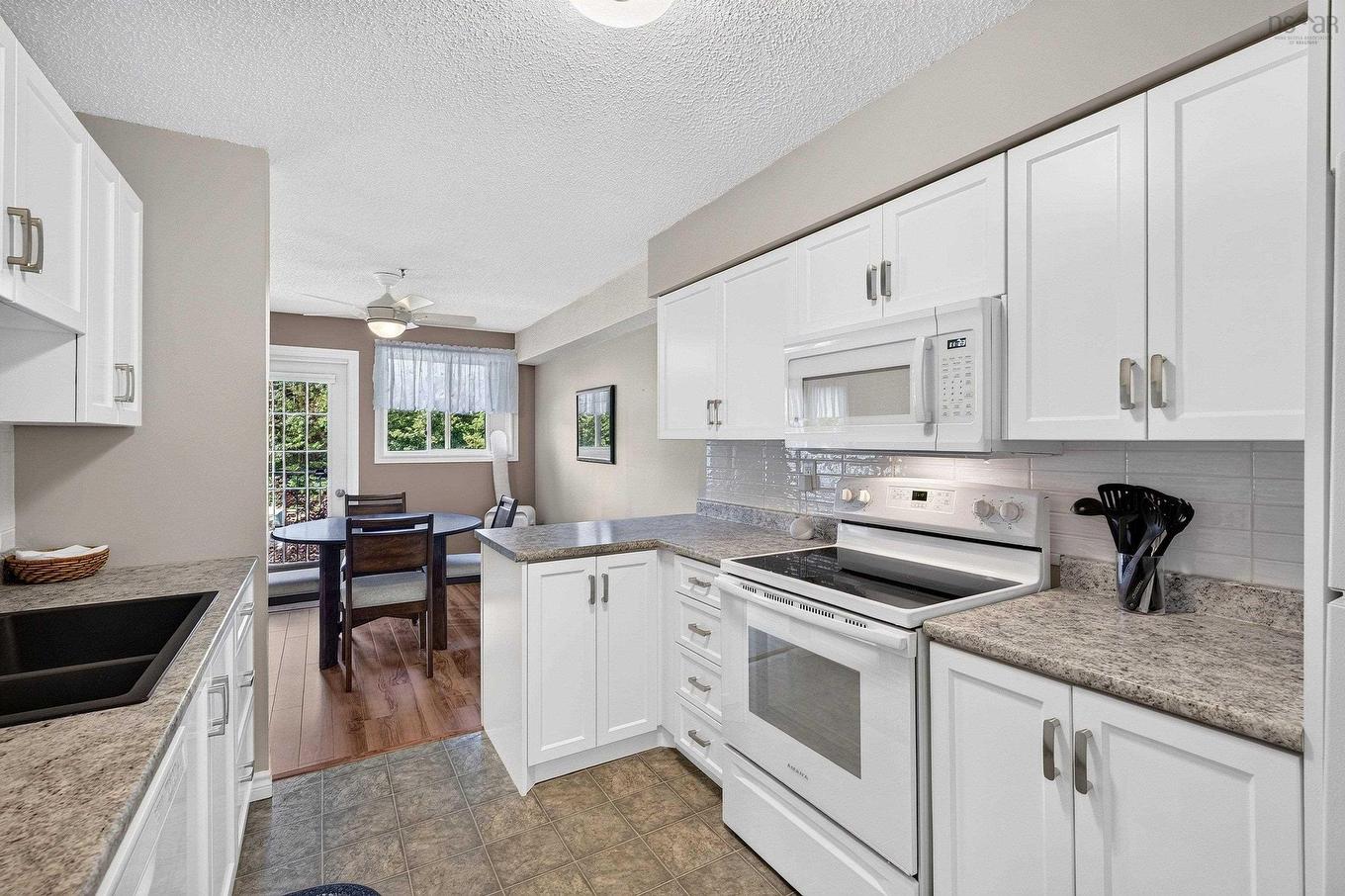 211 15 Knightsridge Drive, Halifax, NS