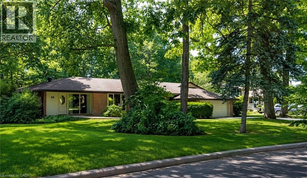 44 Colquhoun Crescent, Hamilton, ON