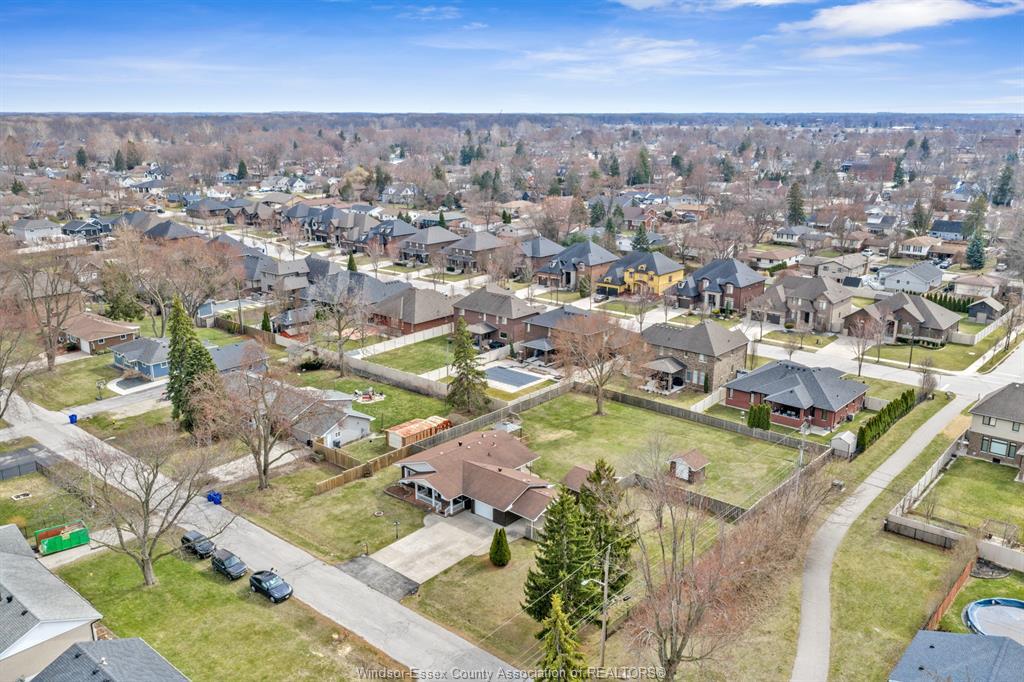 180 Elsworth, Lasalle, ON