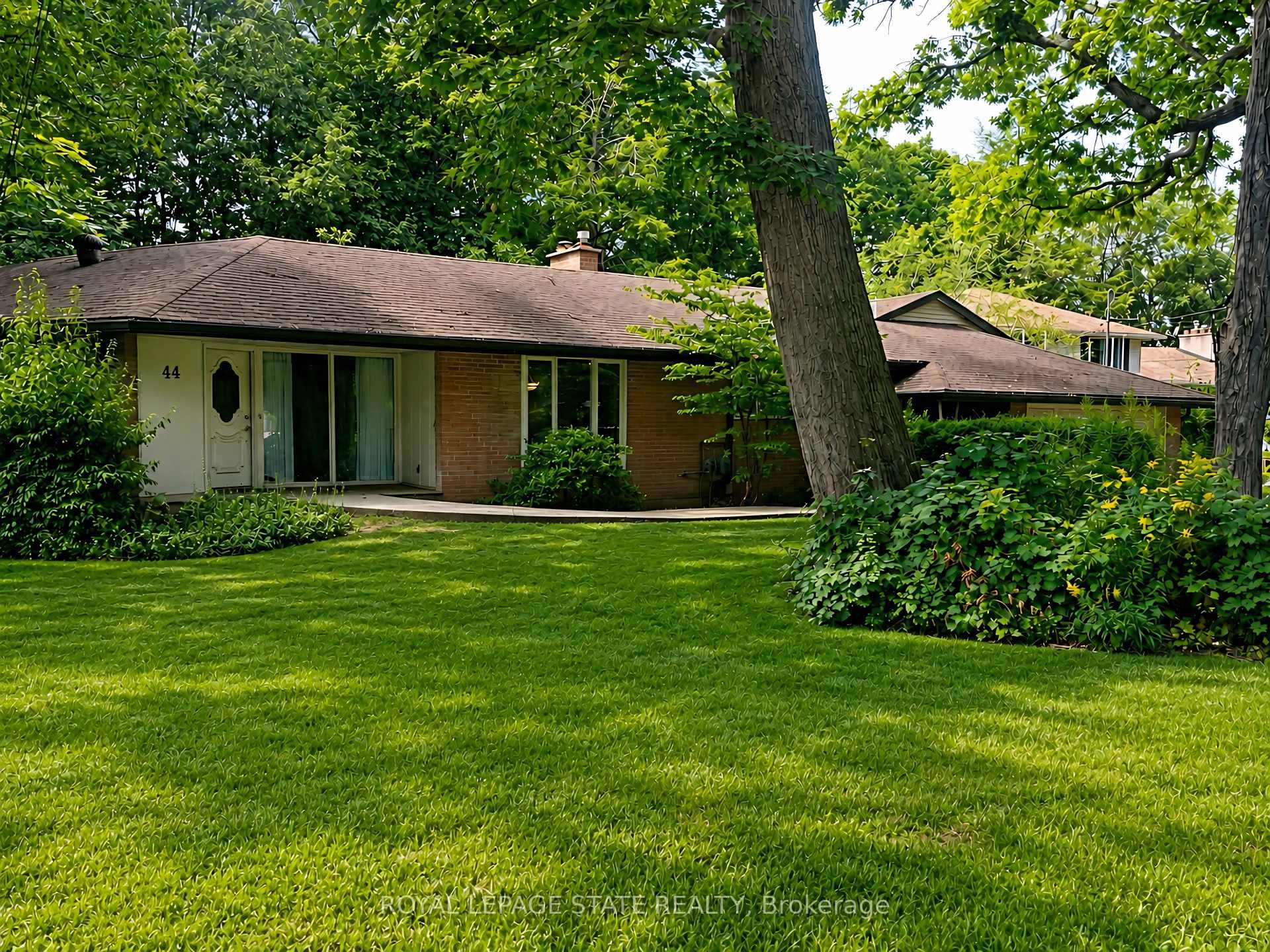 44 Colquhoun Crescent, Hamilton, ON