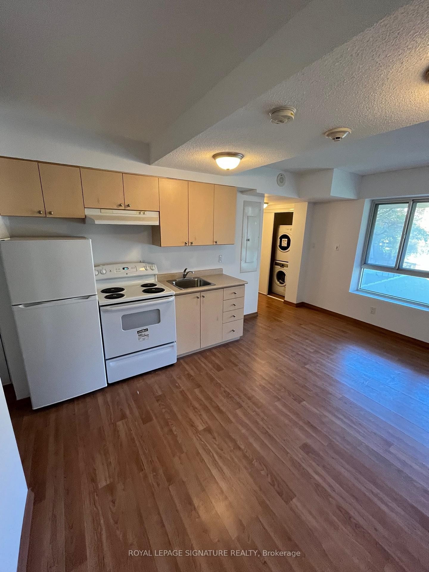 201-15 Maplewood Avenue, Toronto, ON