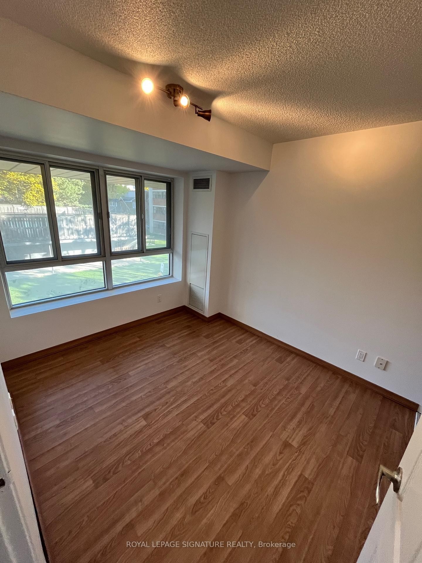 201-15 Maplewood Avenue, Toronto, ON