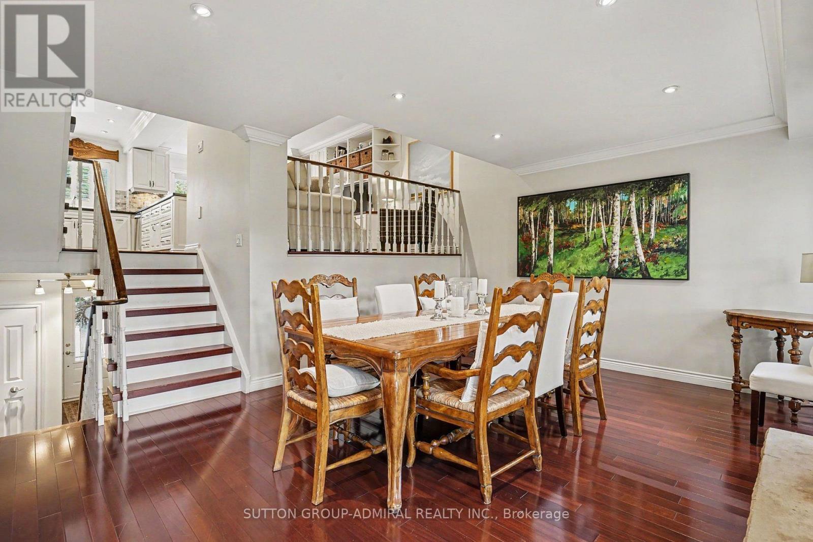This room can be easily used as the living room - 1230 Cornerbrook Place, Mississauga, ON