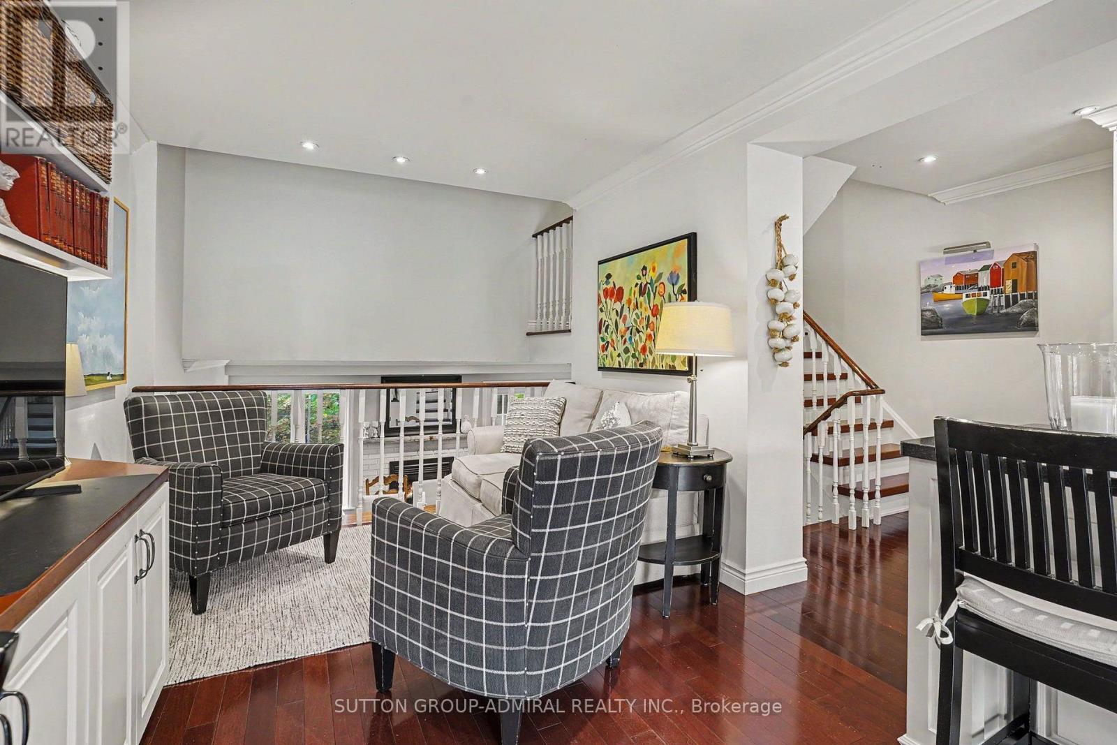 Easily used as a dining area - 1230 Cornerbrook Place, Mississauga, ON