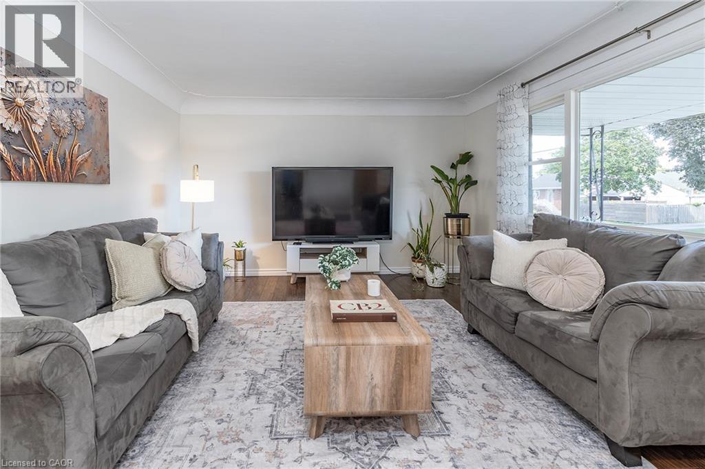 98 Duncombe Drive, Hamilton, ON