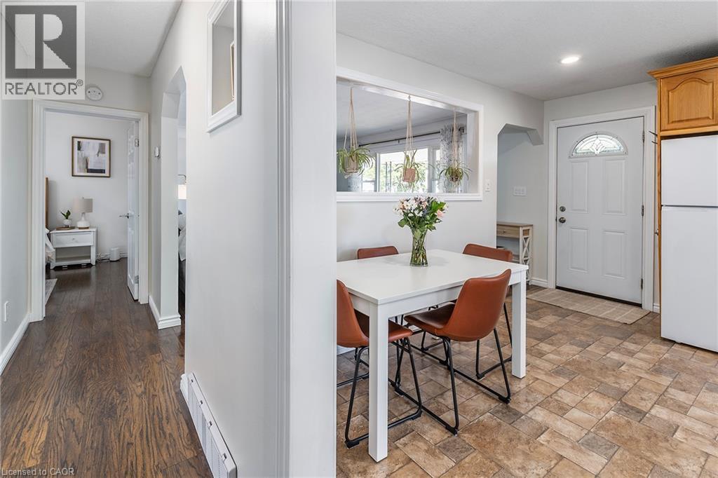 98 Duncombe Drive, Hamilton, ON
