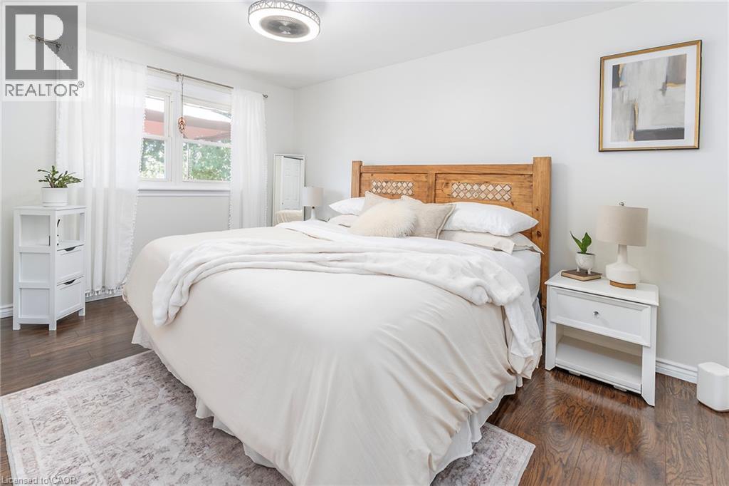 98 Duncombe Drive, Hamilton, ON