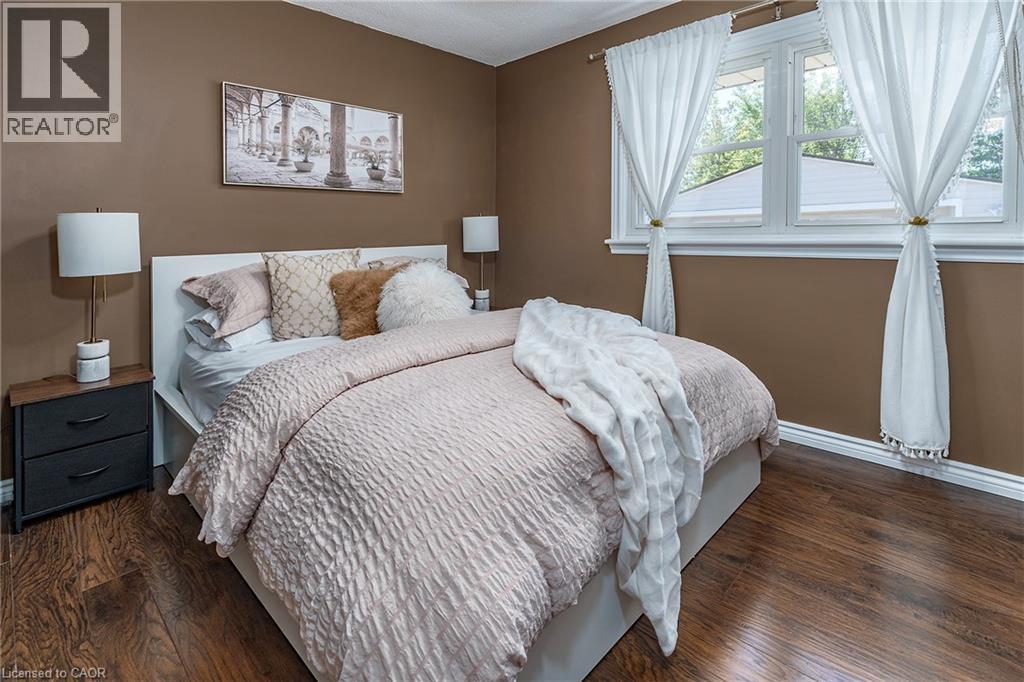 98 Duncombe Drive, Hamilton, ON