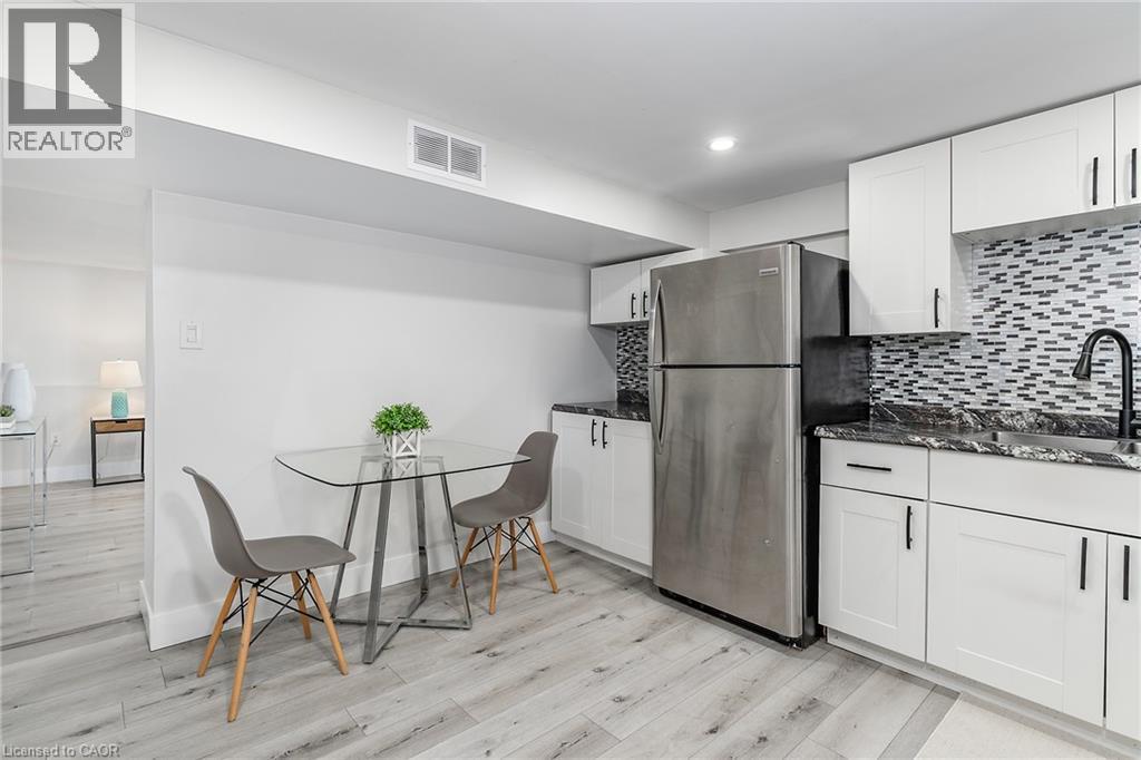 98 Duncombe Drive, Hamilton, ON