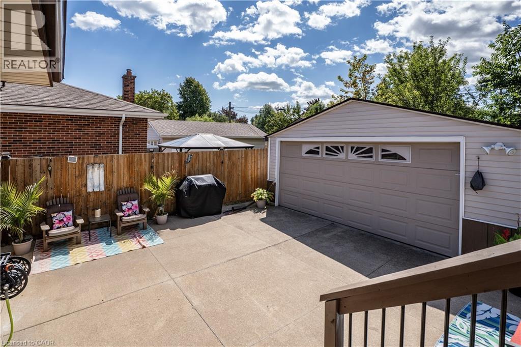 98 Duncombe Drive, Hamilton, ON