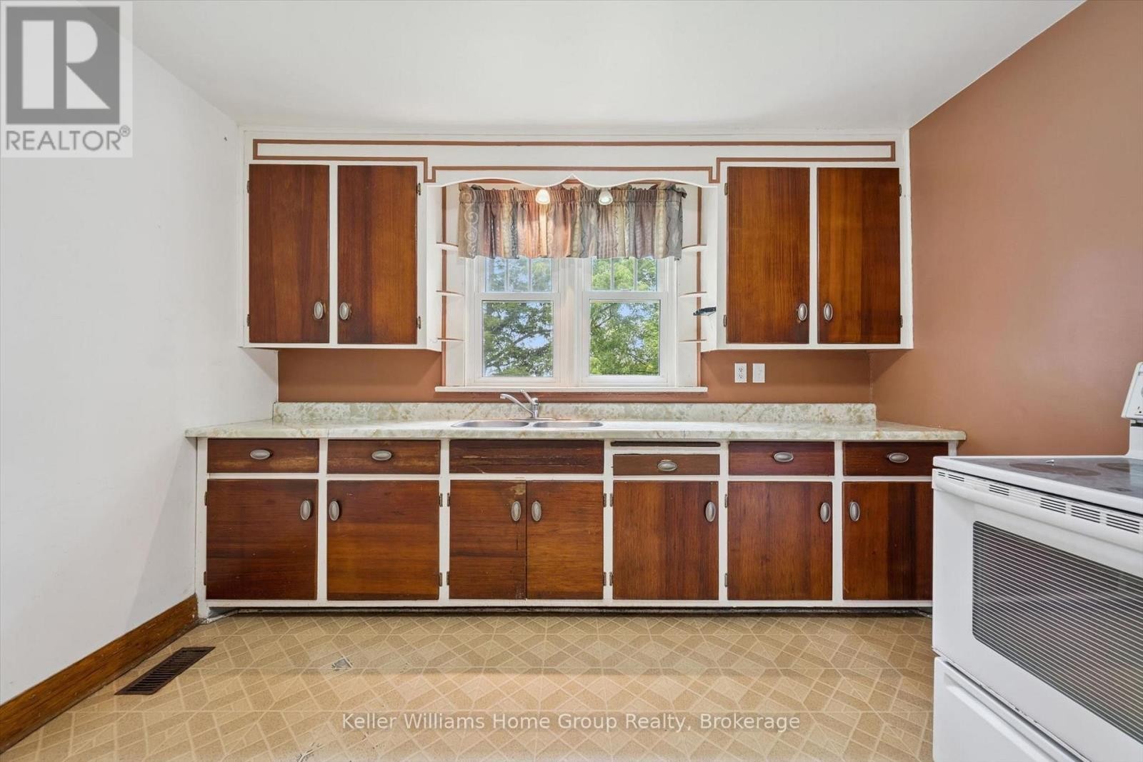 20 Water Street W, Centre Wellington (Elora/Salem), ON