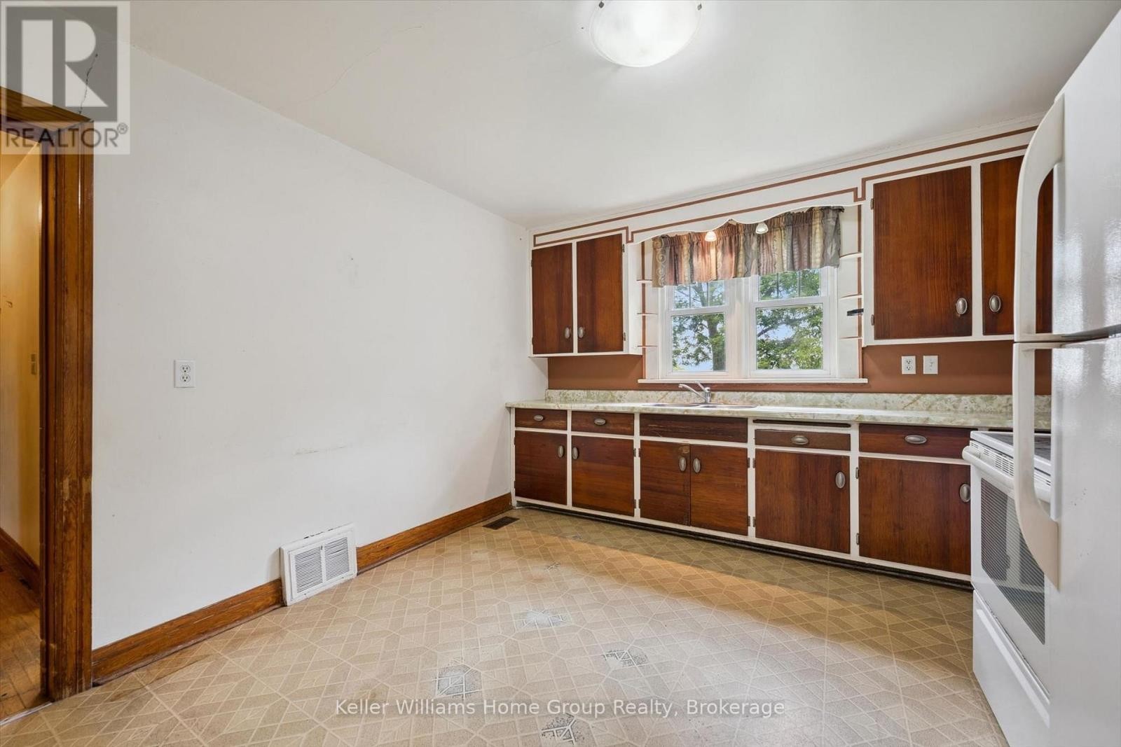 20 Water Street W, Centre Wellington (Elora/Salem), ON