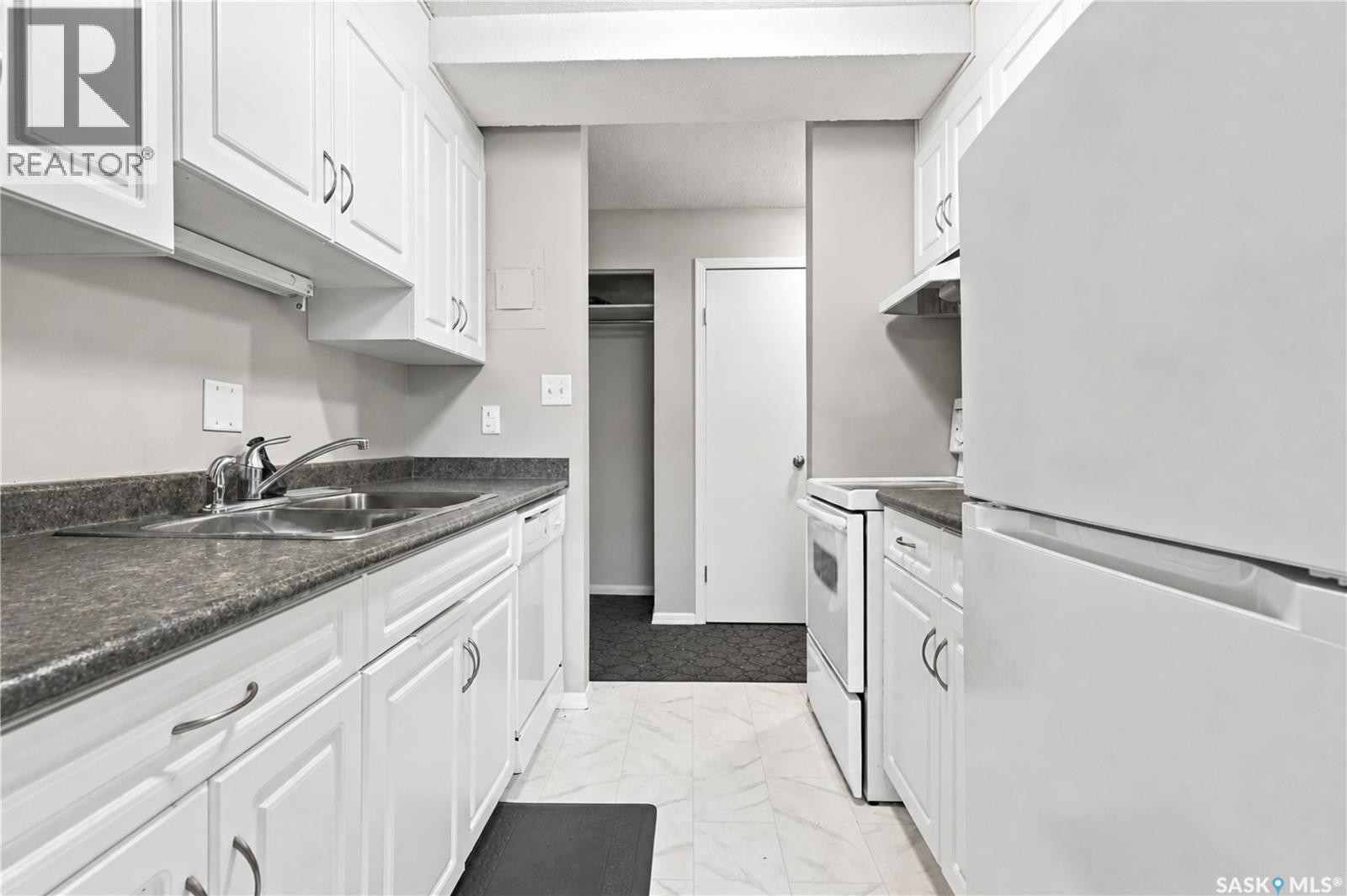 2 111 St Lawrence Crescent, Saskatoon, SK
