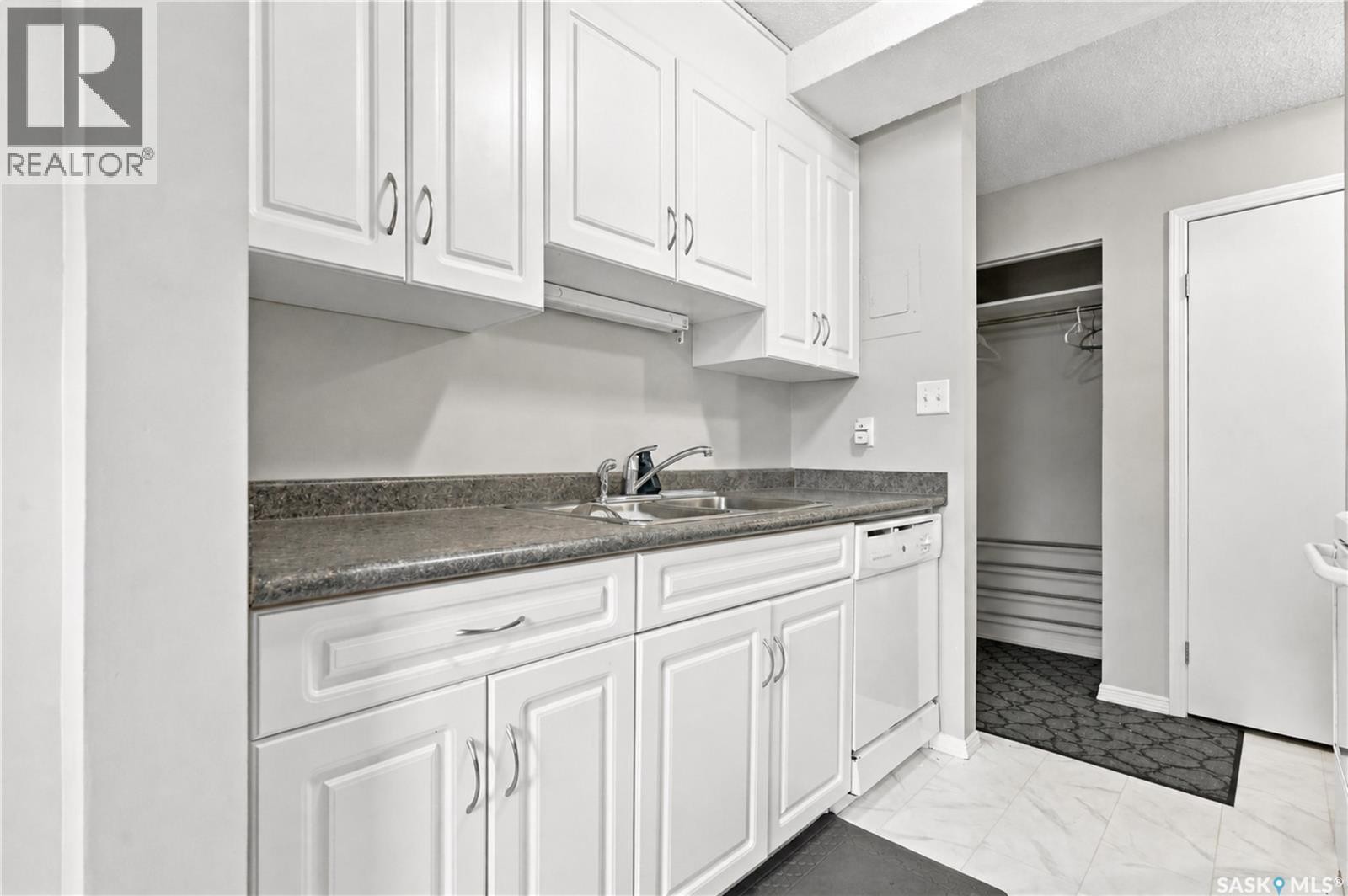 2 111 St Lawrence Crescent, Saskatoon, SK