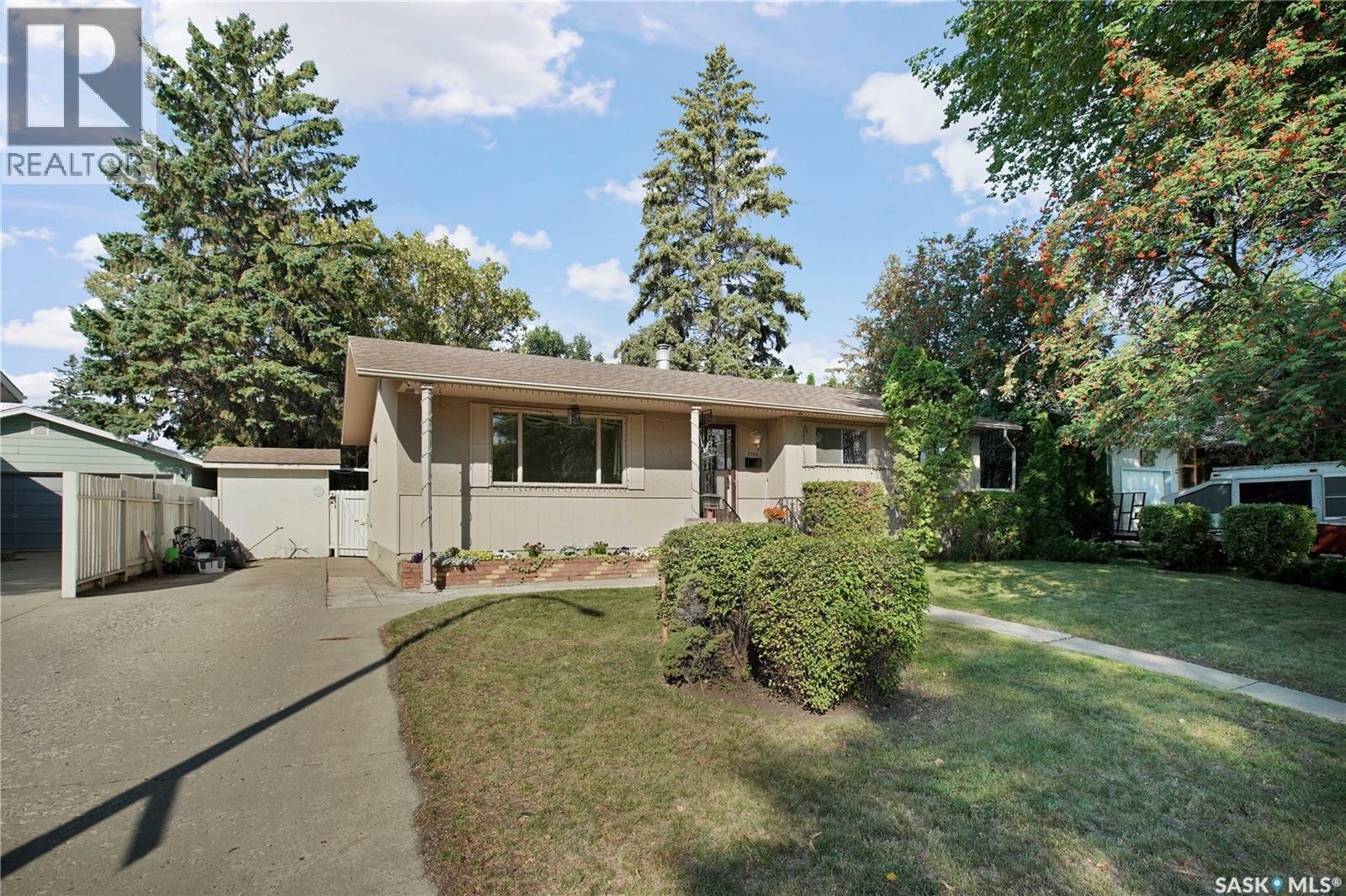 3166 Eastview, Saskatoon, SK