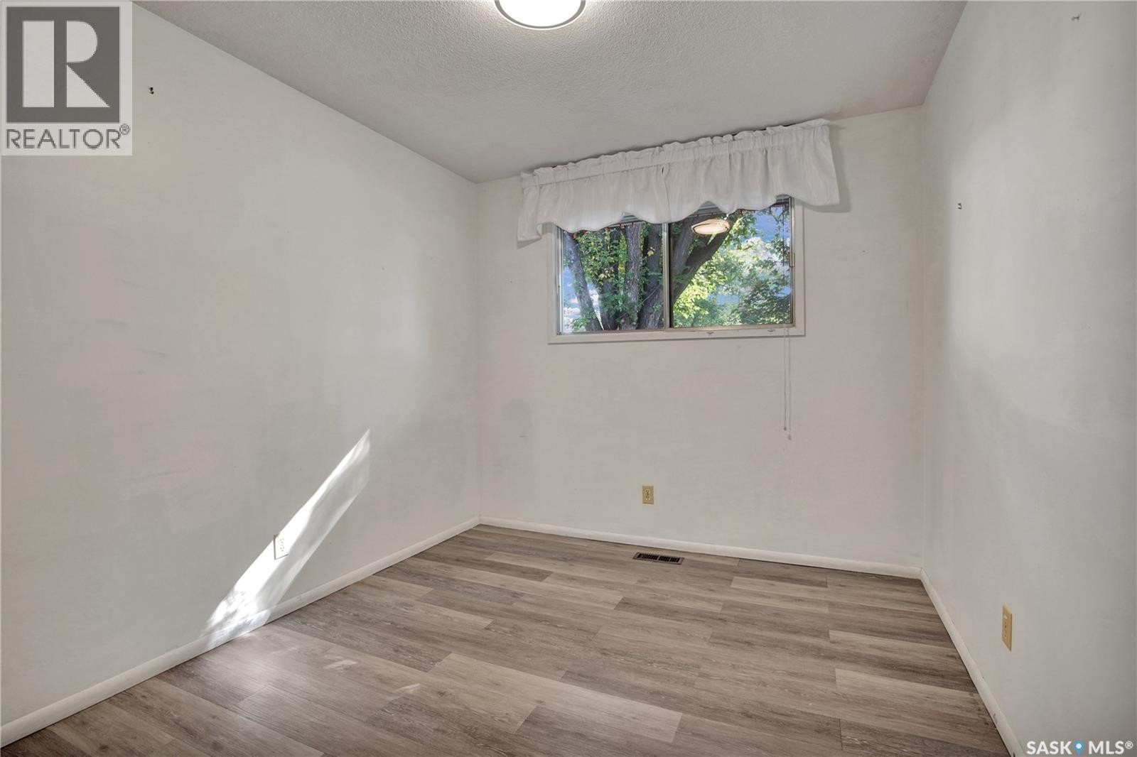 3166 Eastview, Saskatoon, SK