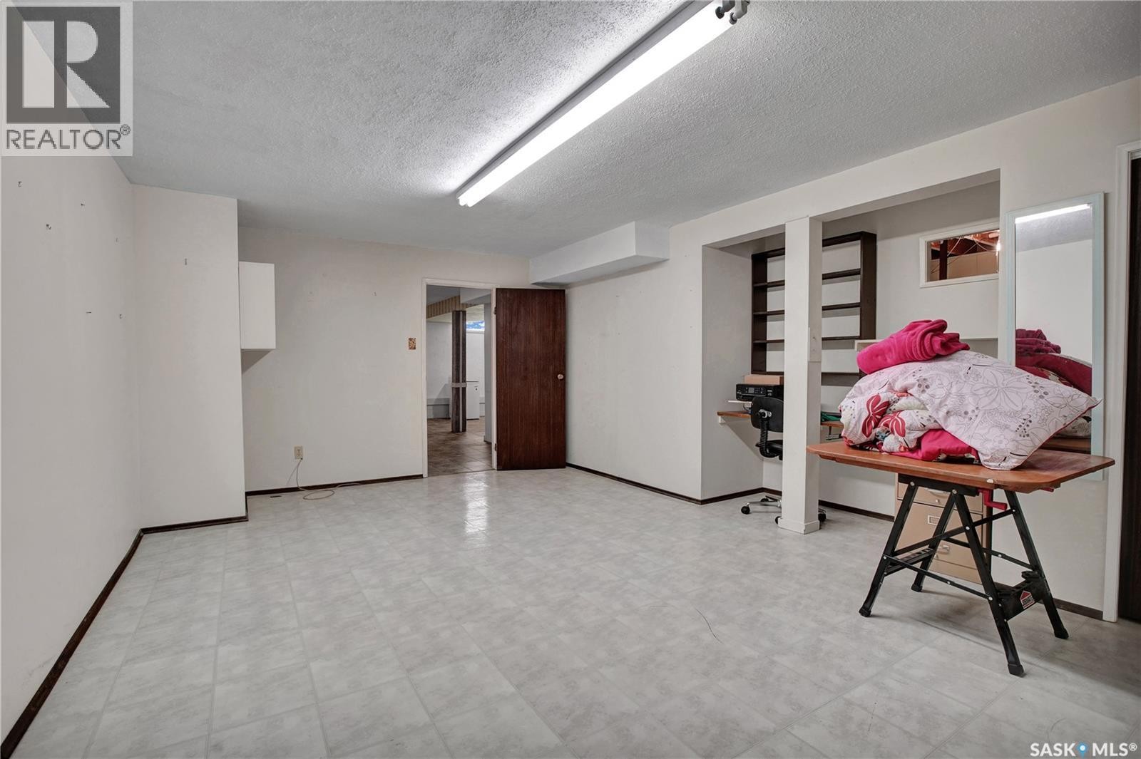 3166 Eastview, Saskatoon, SK
