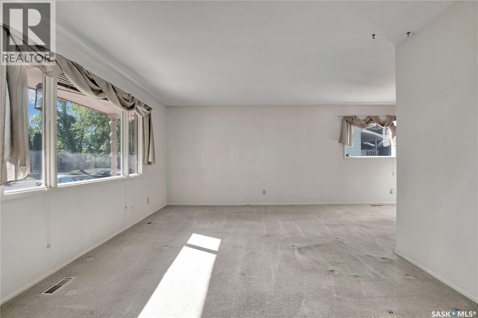 3166 Eastview, Saskatoon, SK