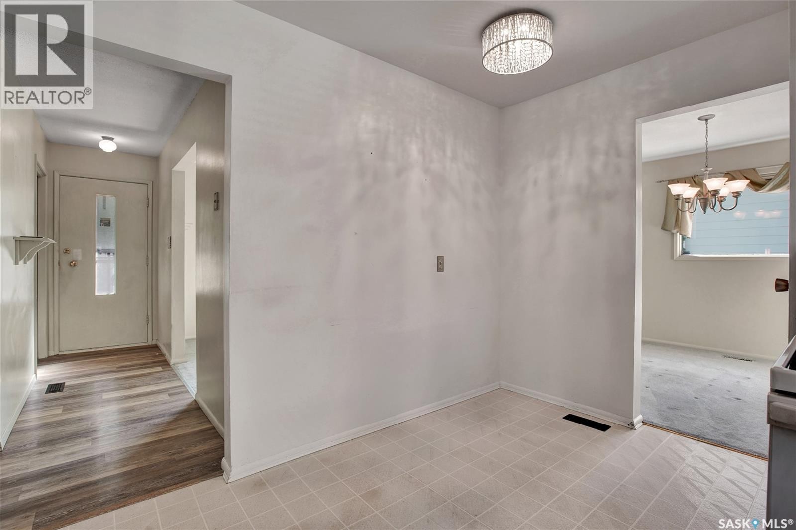 3166 Eastview, Saskatoon, SK
