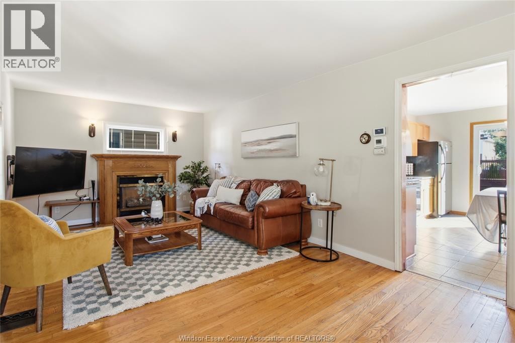 1776 Hall, Windsor, ON