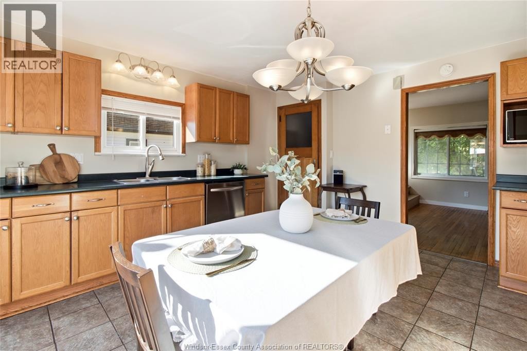 1776 Hall, Windsor, ON