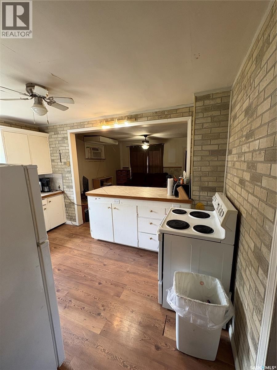408 1St Avenue, Spy Hill, SK