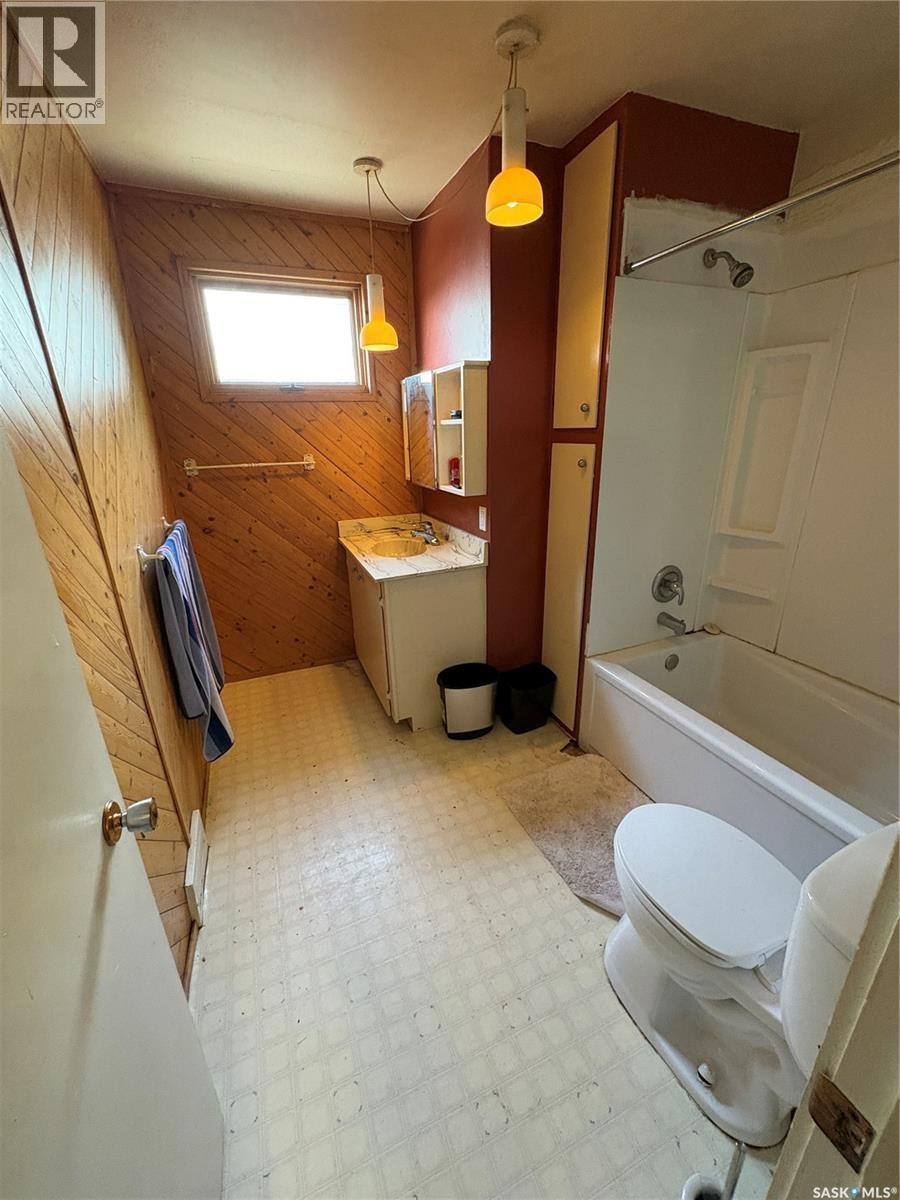 408 1St Avenue, Spy Hill, SK
