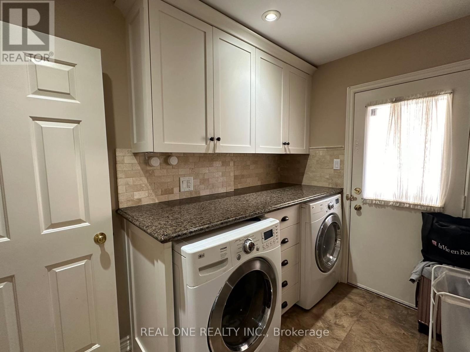 3944 Glamis Court, Mississauga, ON