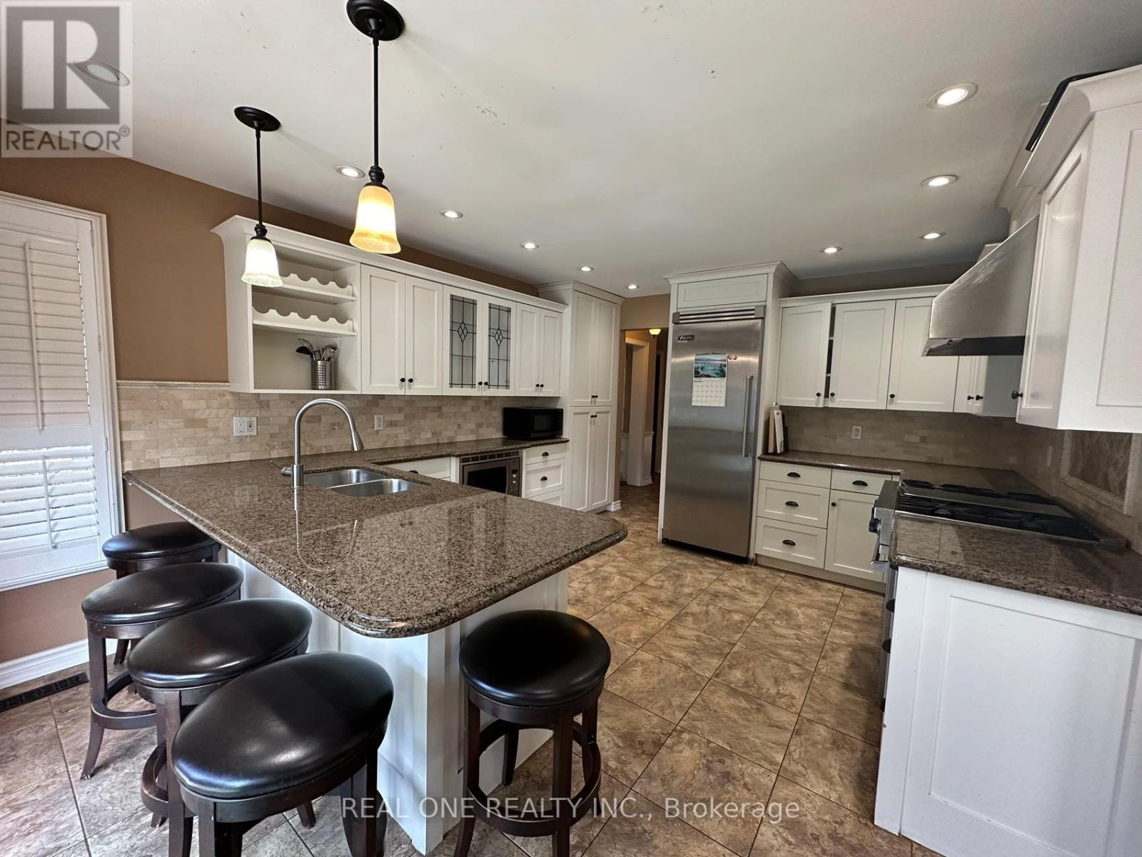 3944 Glamis Court, Mississauga, ON