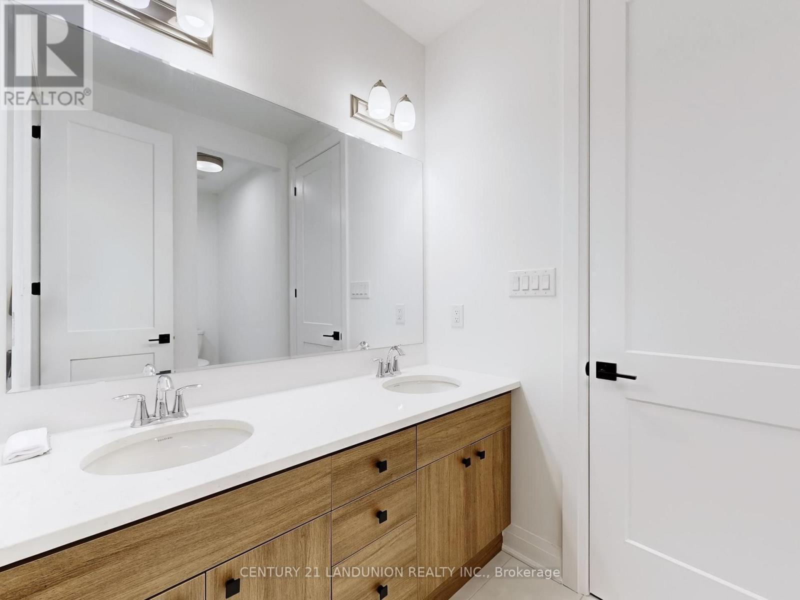 19 Spring Oak Crescent, Markham, ON