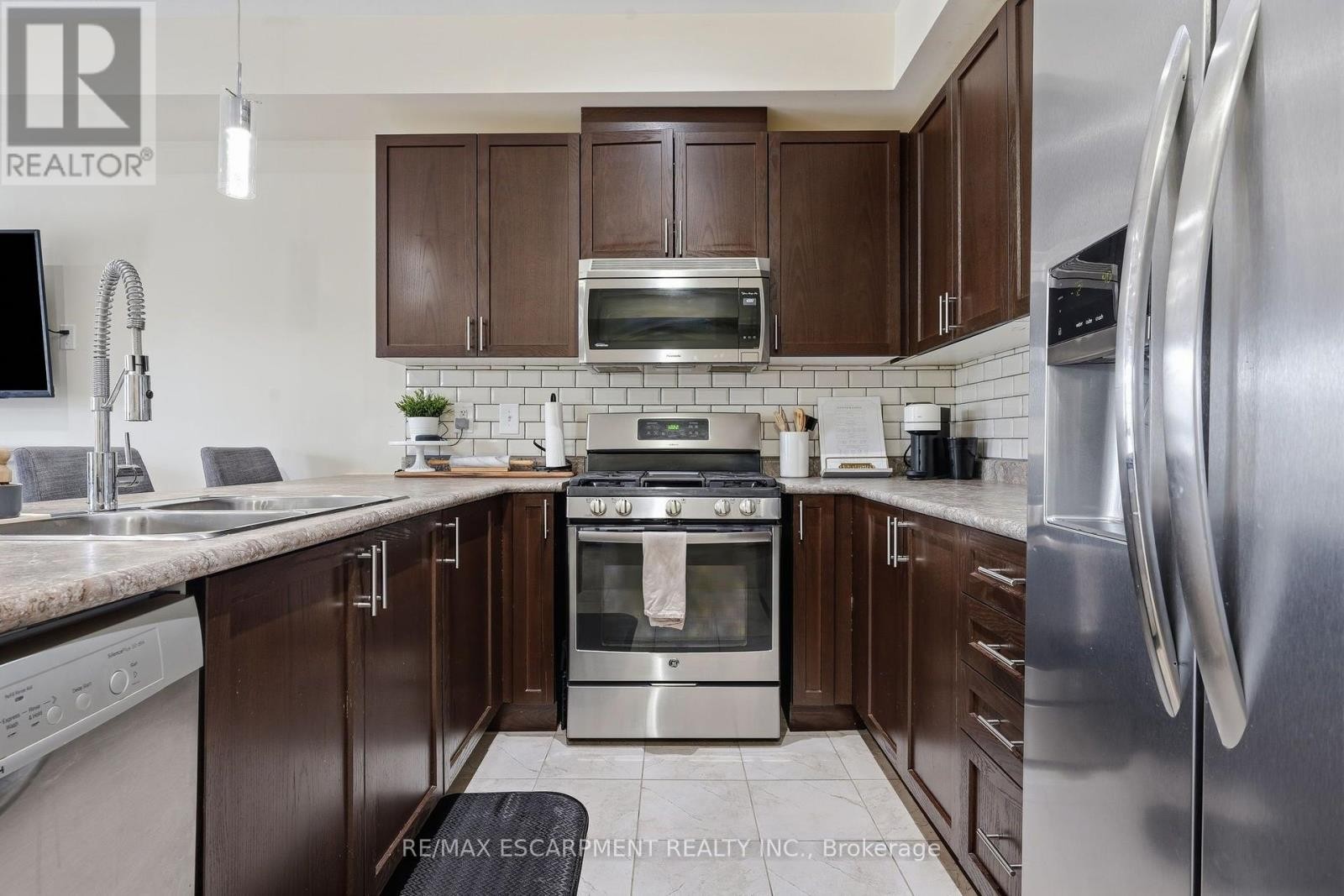 25 Hiscott Drive, Hamilton, ON