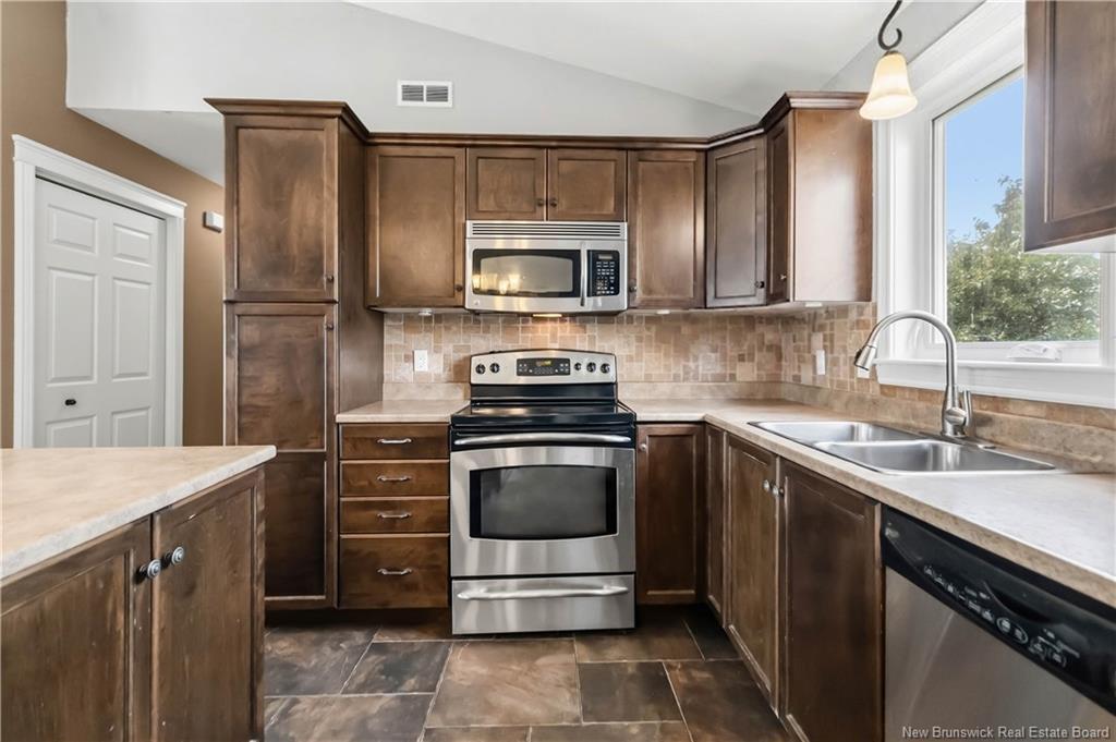 357 Maplehurst Dr, Moncton, NB
