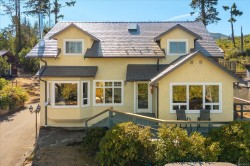 1040 Koen Rd Qualicum Beach, BC V9K 1V4