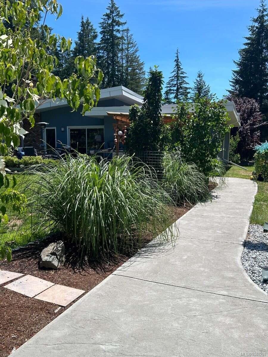 4065 Gibbins Rd, Duncan, BC