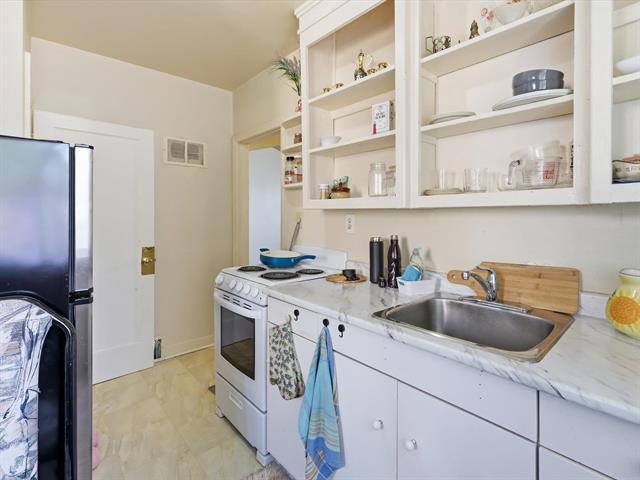 880 William Ave, Winnipeg, MB