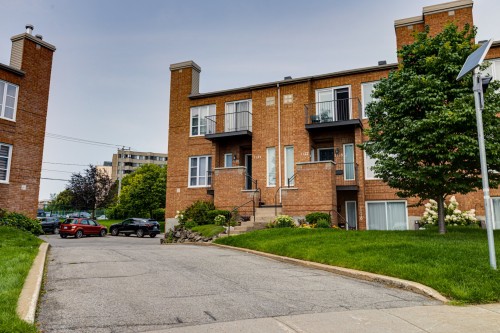 1124 Rue Dale  Laval (Chomedey), QC H7V 3W1