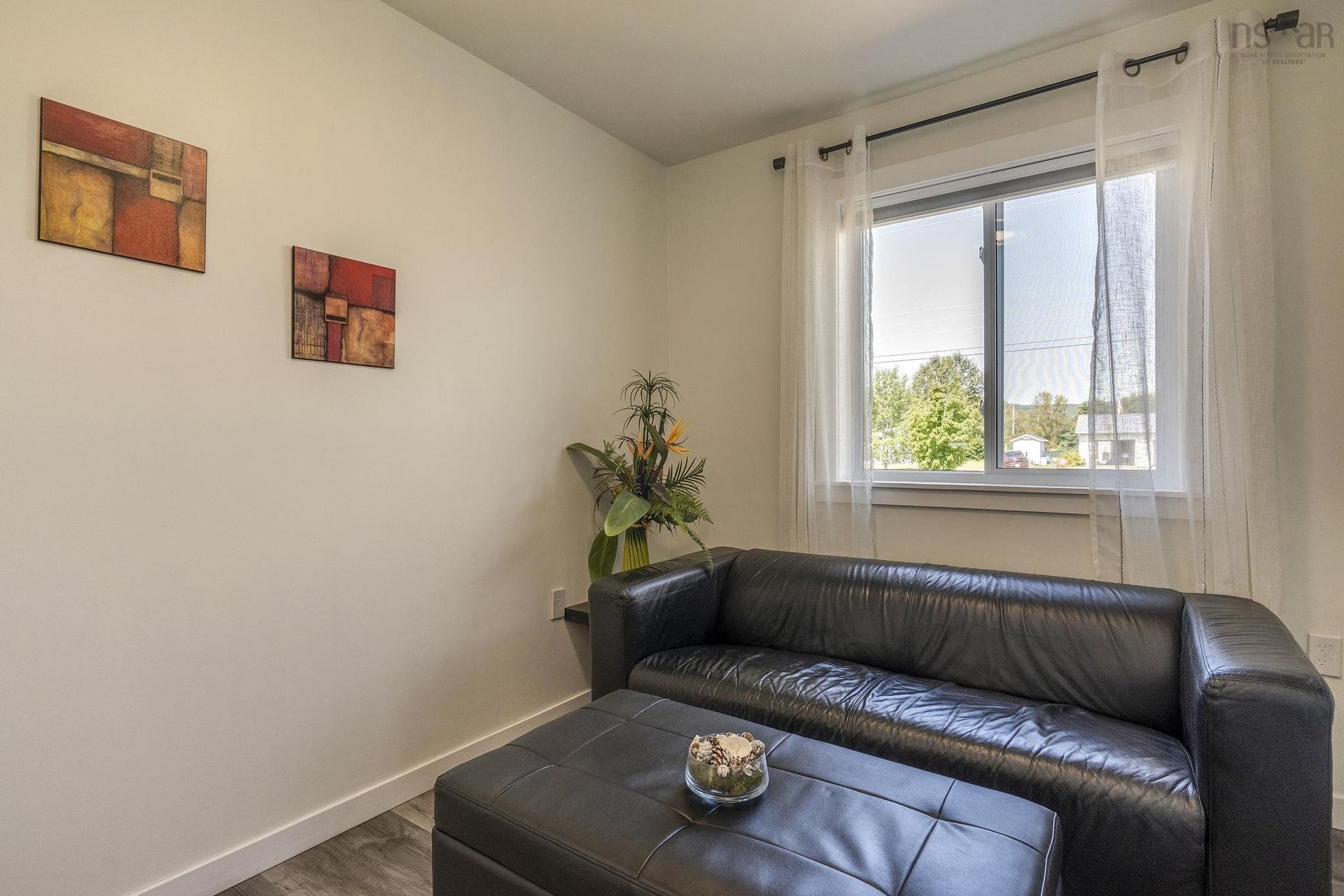 23 Dahlgren Crescent S, North Kingston, NS