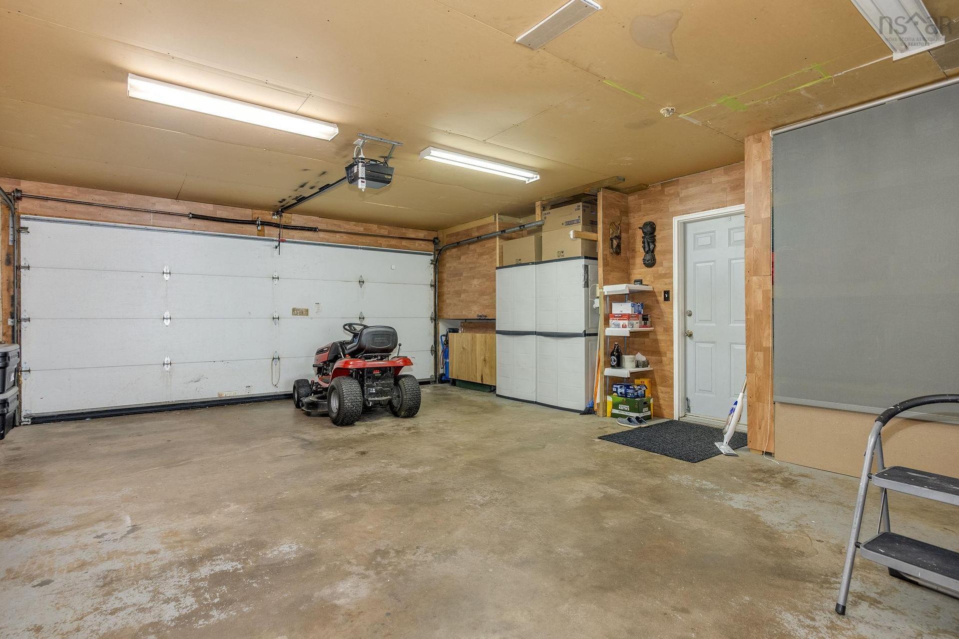 23 Dahlgren Crescent S, North Kingston, NS