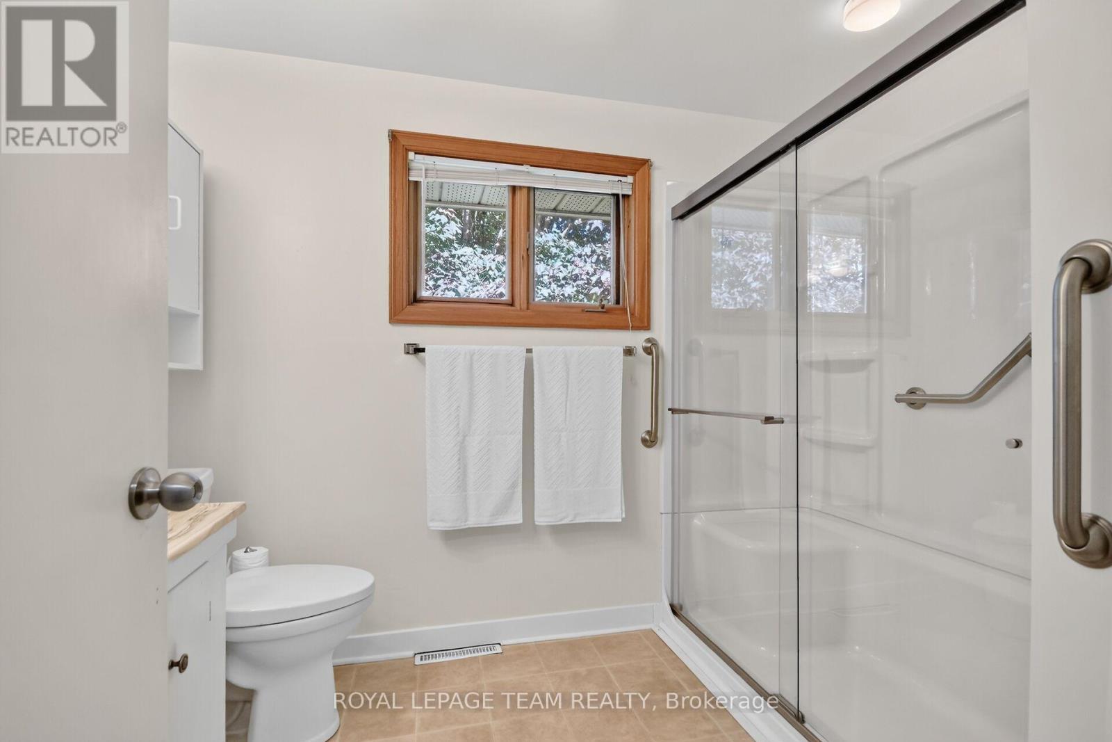 957 Winnington Avenue, Ottawa, ON