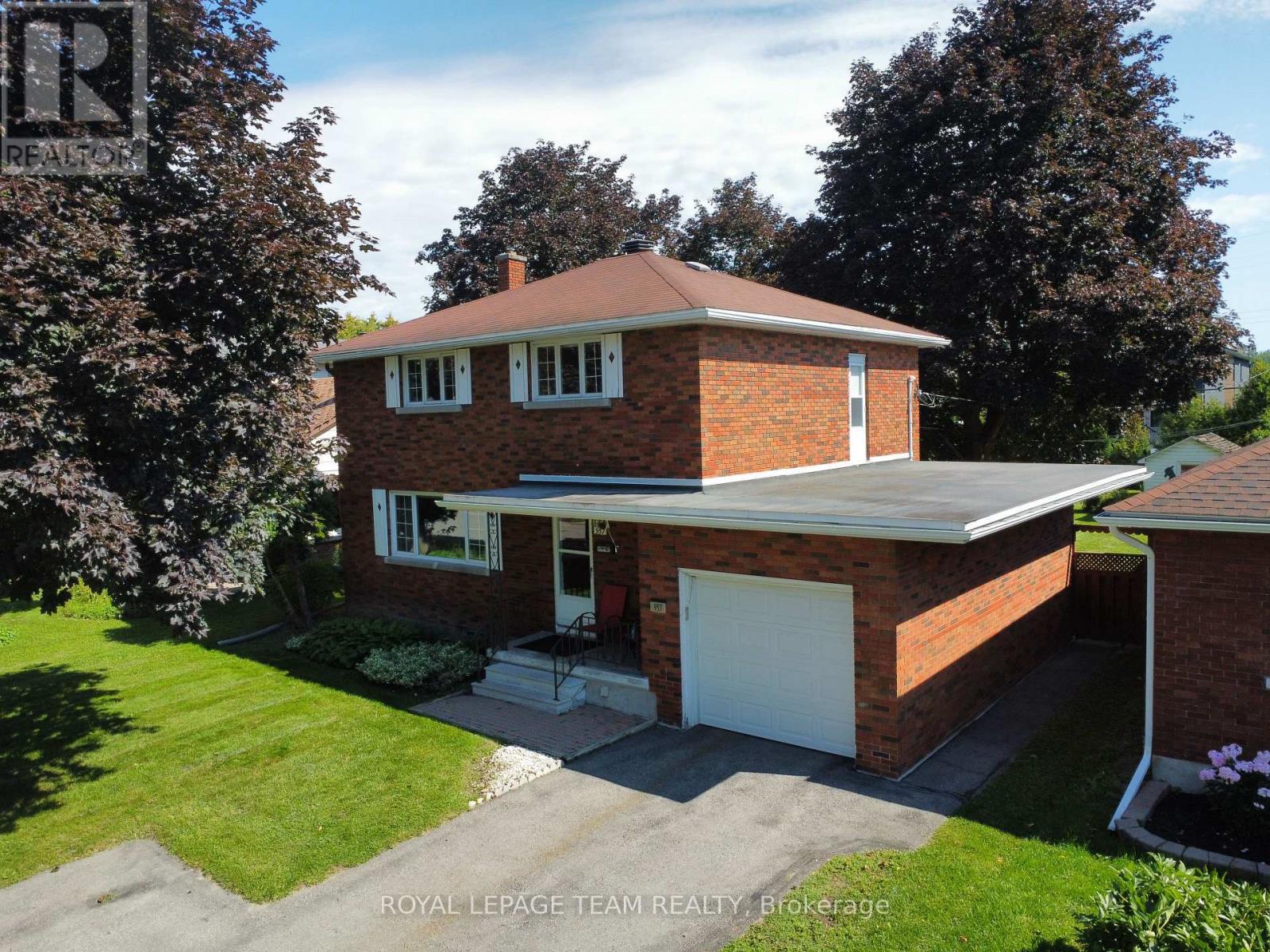957 Winnington Avenue, Ottawa, ON