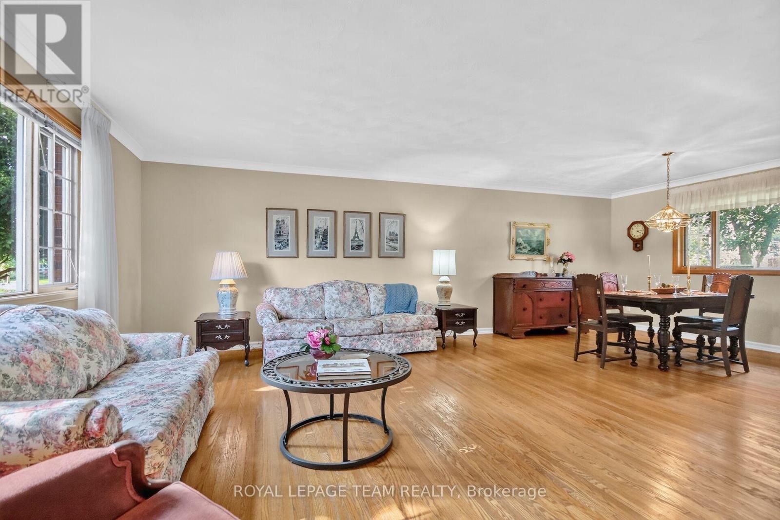 957 Winnington Avenue, Ottawa, ON
