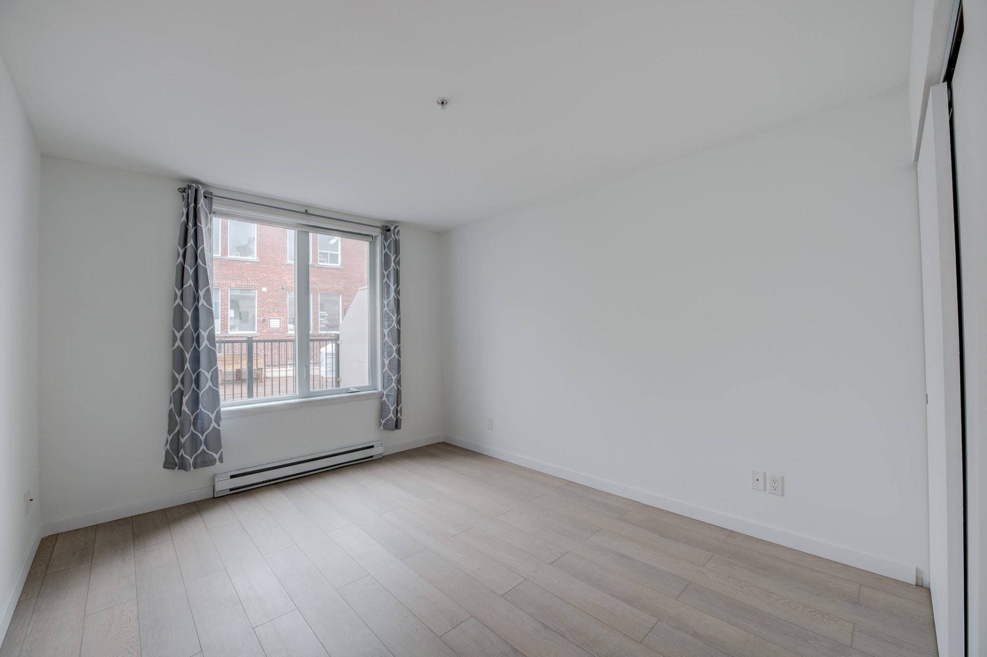 Bedroom - 219-1950 Rue De Champlain, Montréal (Ville-Marie), QC