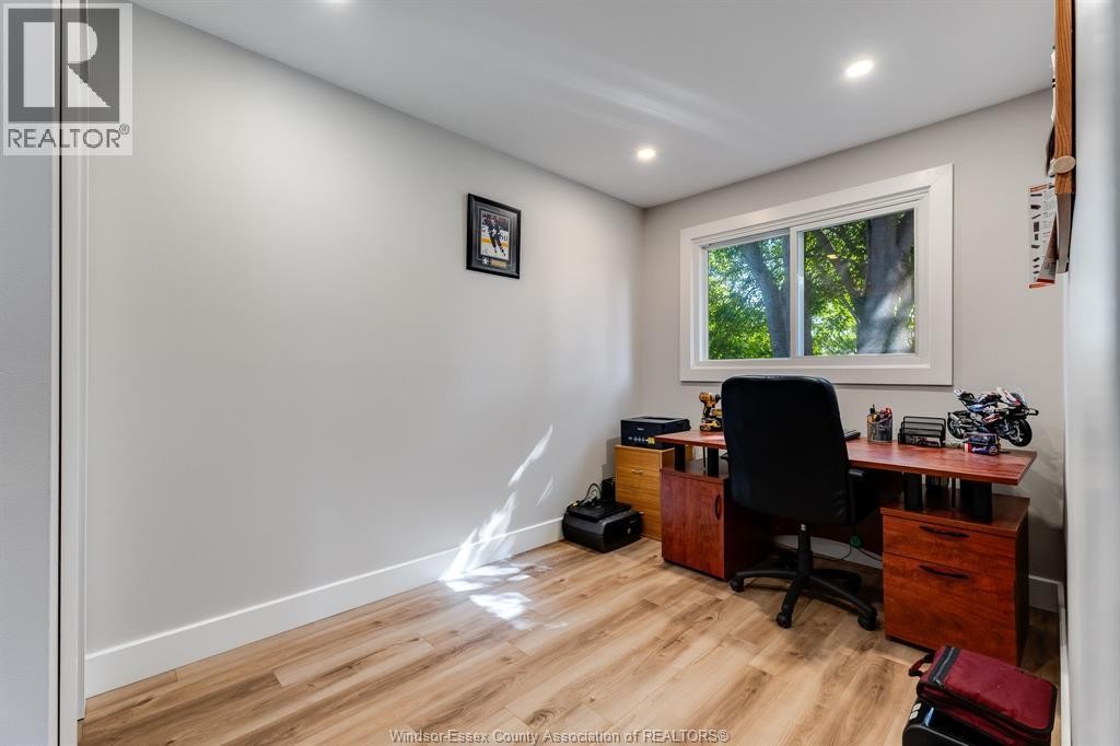24 Donald, Leamington, ON
