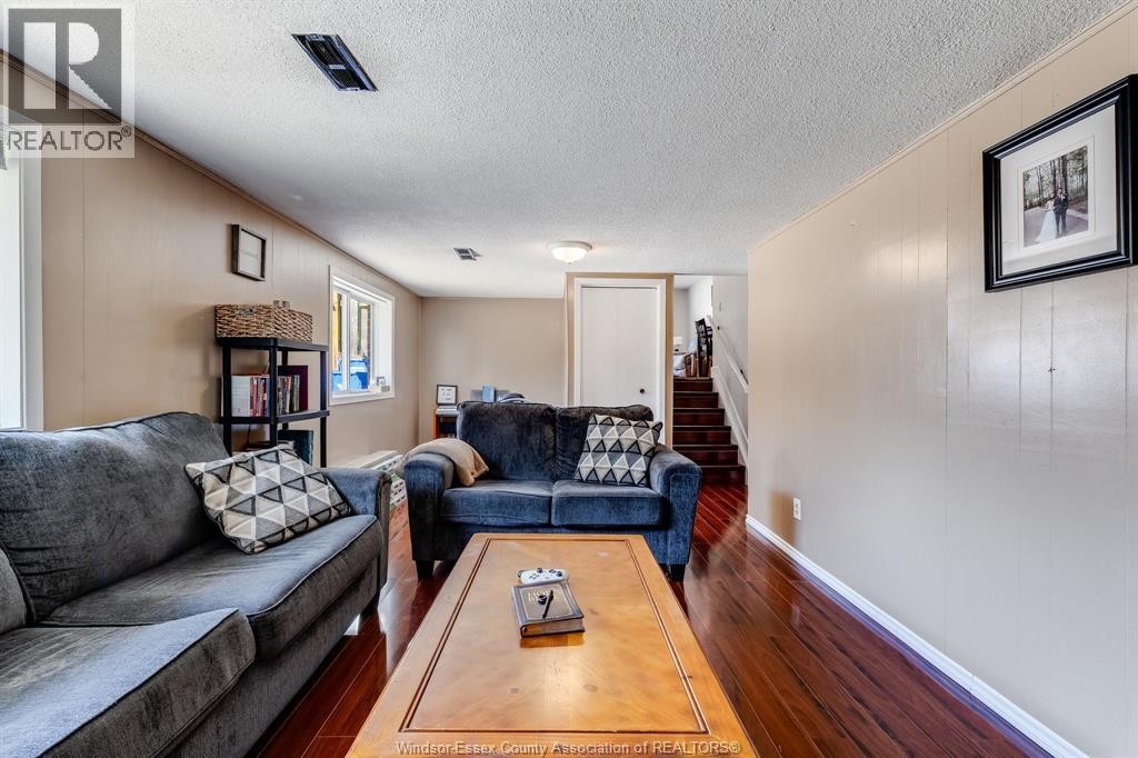 24 Donald, Leamington, ON